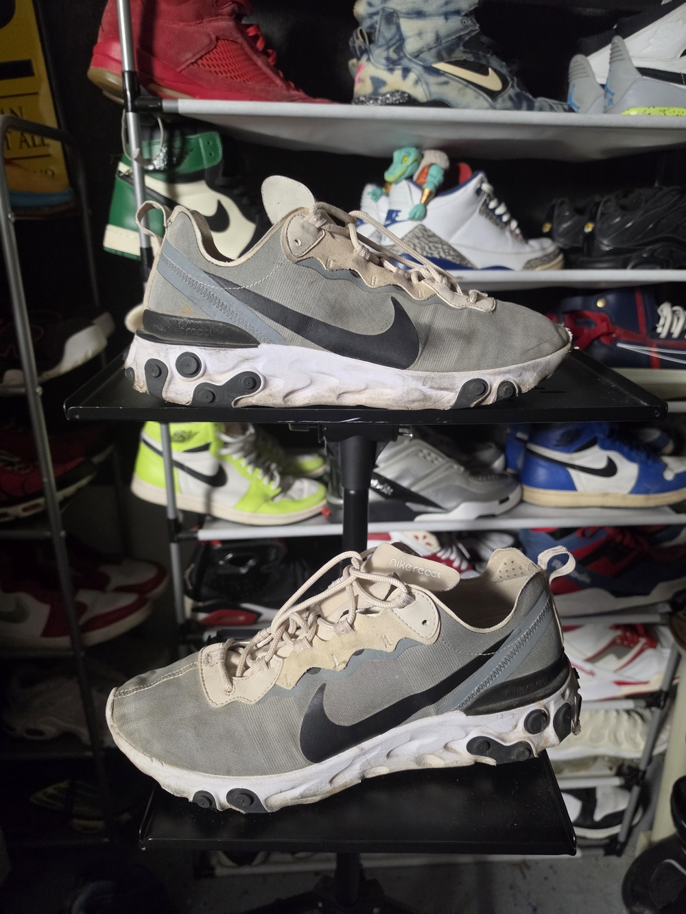 🔥 Nike Men's Grey React Element 55 Size 12 Sneakers - Grey/Black
